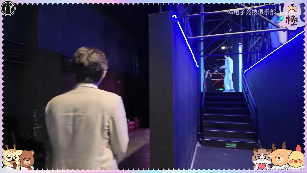 太想回老东家了！？Jiejie赛后离席跟着EDG选手 iG众人呼喊无动于衷🤣